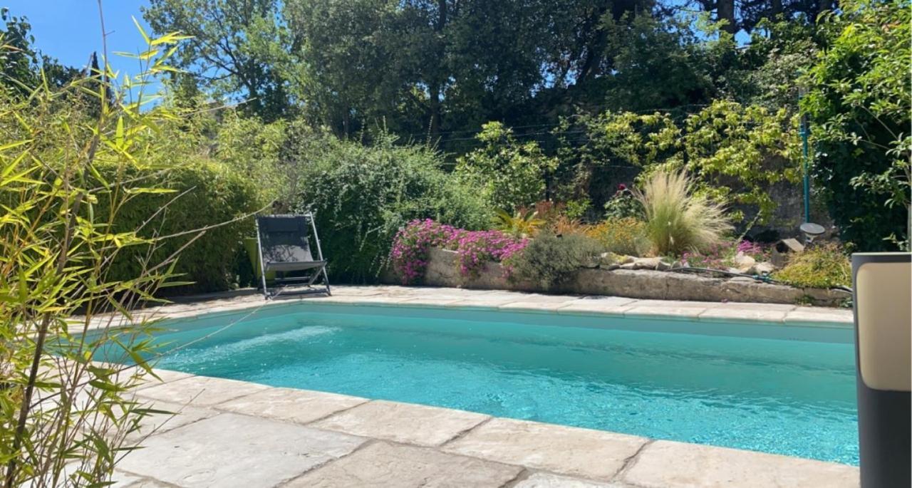 La Suite De Charme Du Mas De La Fontaine De Jonquier Avec Spa Privatif Seguret Exterior photo